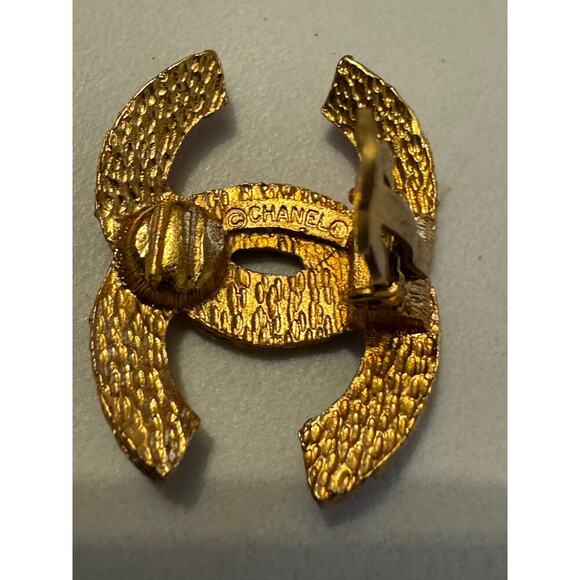 Chanel Basket Weave Clip On Earrings - Picture 4 of 5